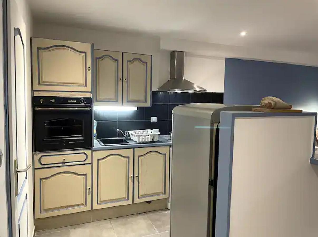 Appartement Avec Parking Gratuit Et Wifi Vierzon Exterior photo