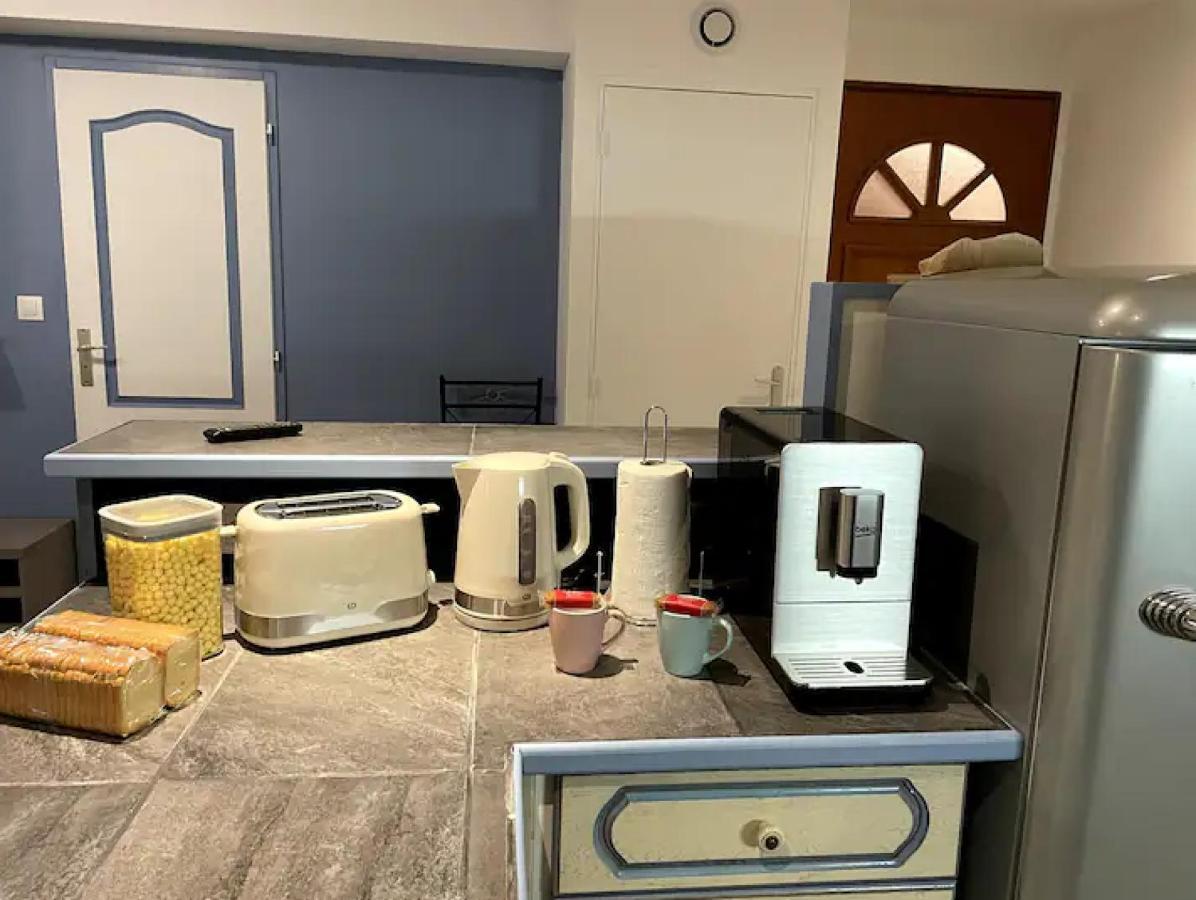 Appartement Avec Parking Gratuit Et Wifi Vierzon Exterior photo