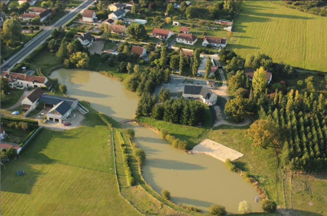 Appartement Avec Parking Gratuit Et Wifi Vierzon Exterior photo