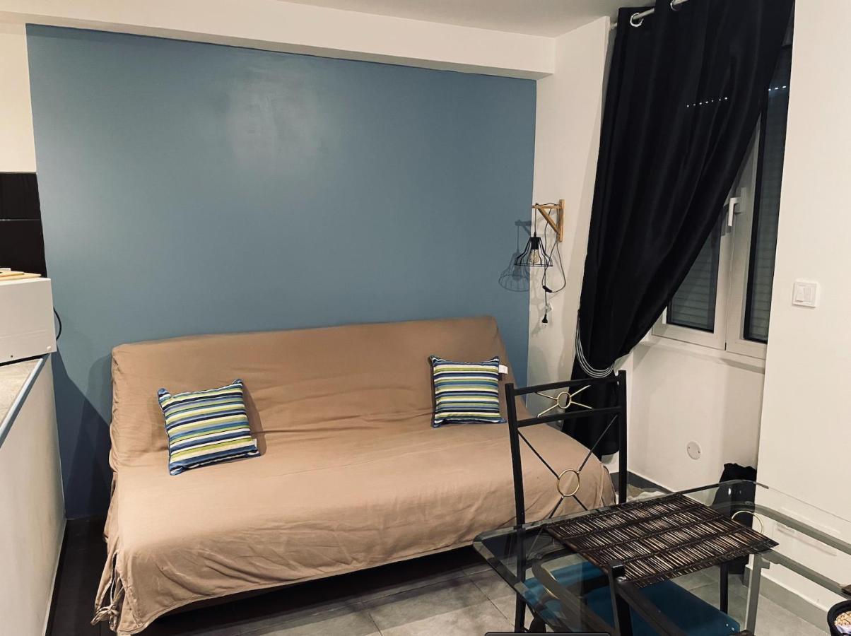 Appartement Avec Parking Gratuit Et Wifi Vierzon Exterior photo