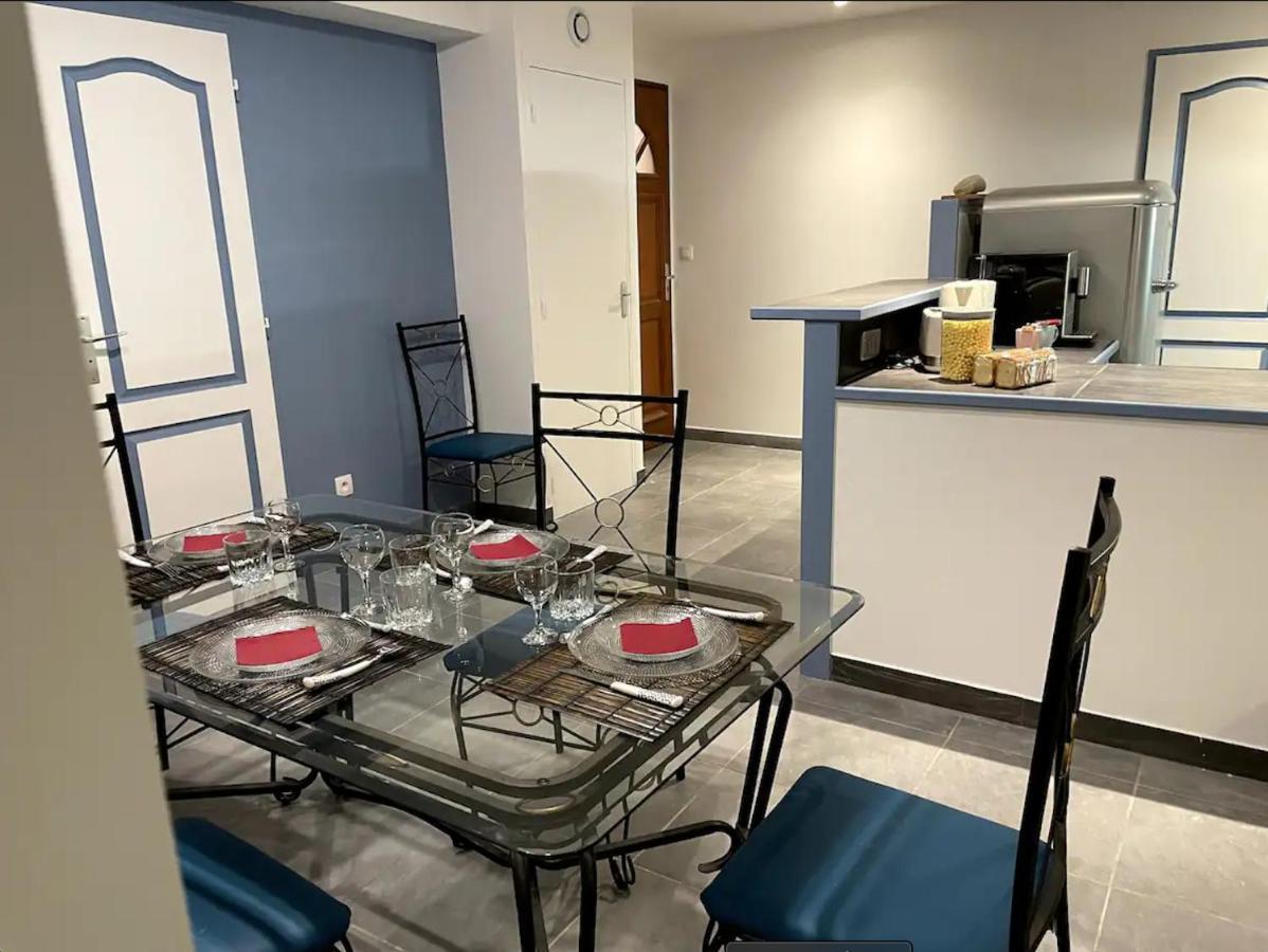 Appartement Avec Parking Gratuit Et Wifi Vierzon Exterior photo