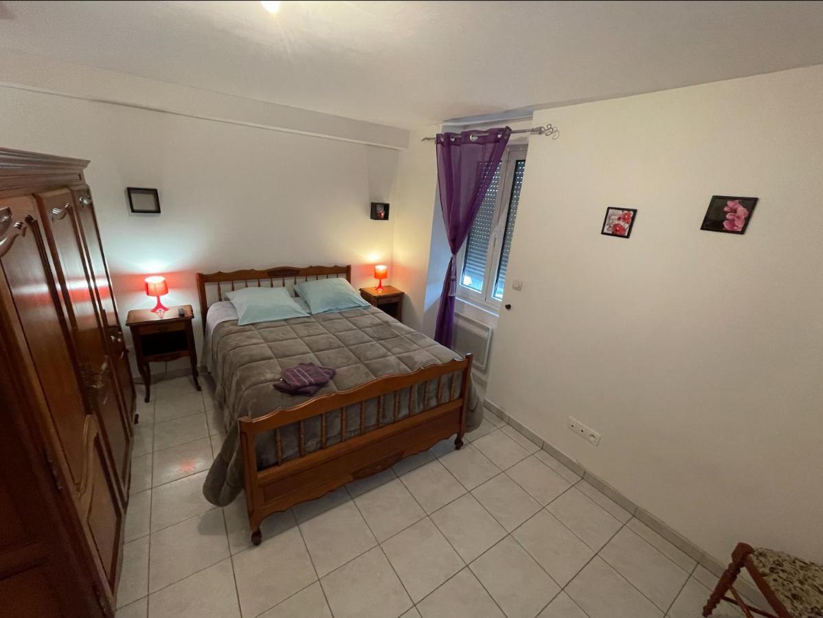 Appartement Avec Parking Gratuit Et Wifi Vierzon Exterior photo