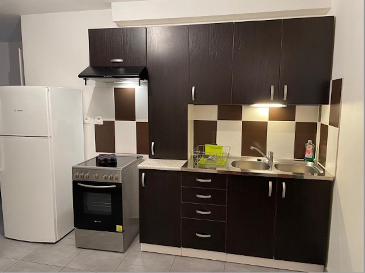 Appartement Avec Parking Gratuit Et Wifi Vierzon Exterior photo