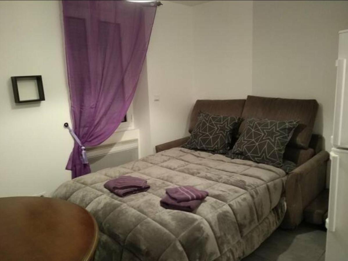 Appartement Avec Parking Gratuit Et Wifi Vierzon Exterior photo