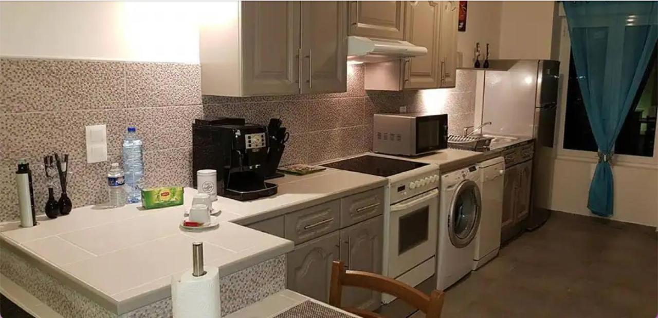 Appartement Avec Parking Gratuit Et Wifi Vierzon Exterior photo