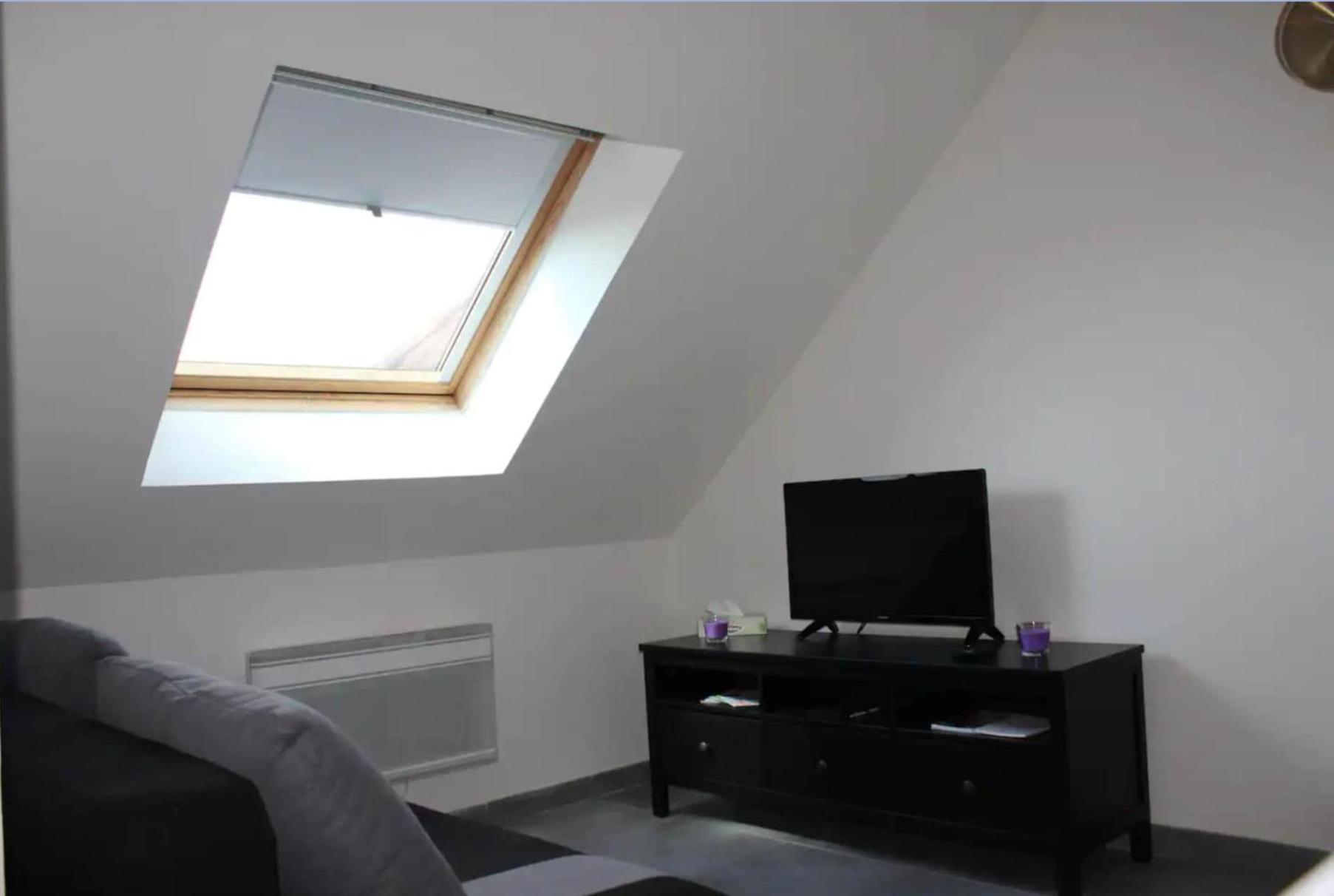 Appartement Avec Parking Gratuit Et Wifi Vierzon Exterior photo